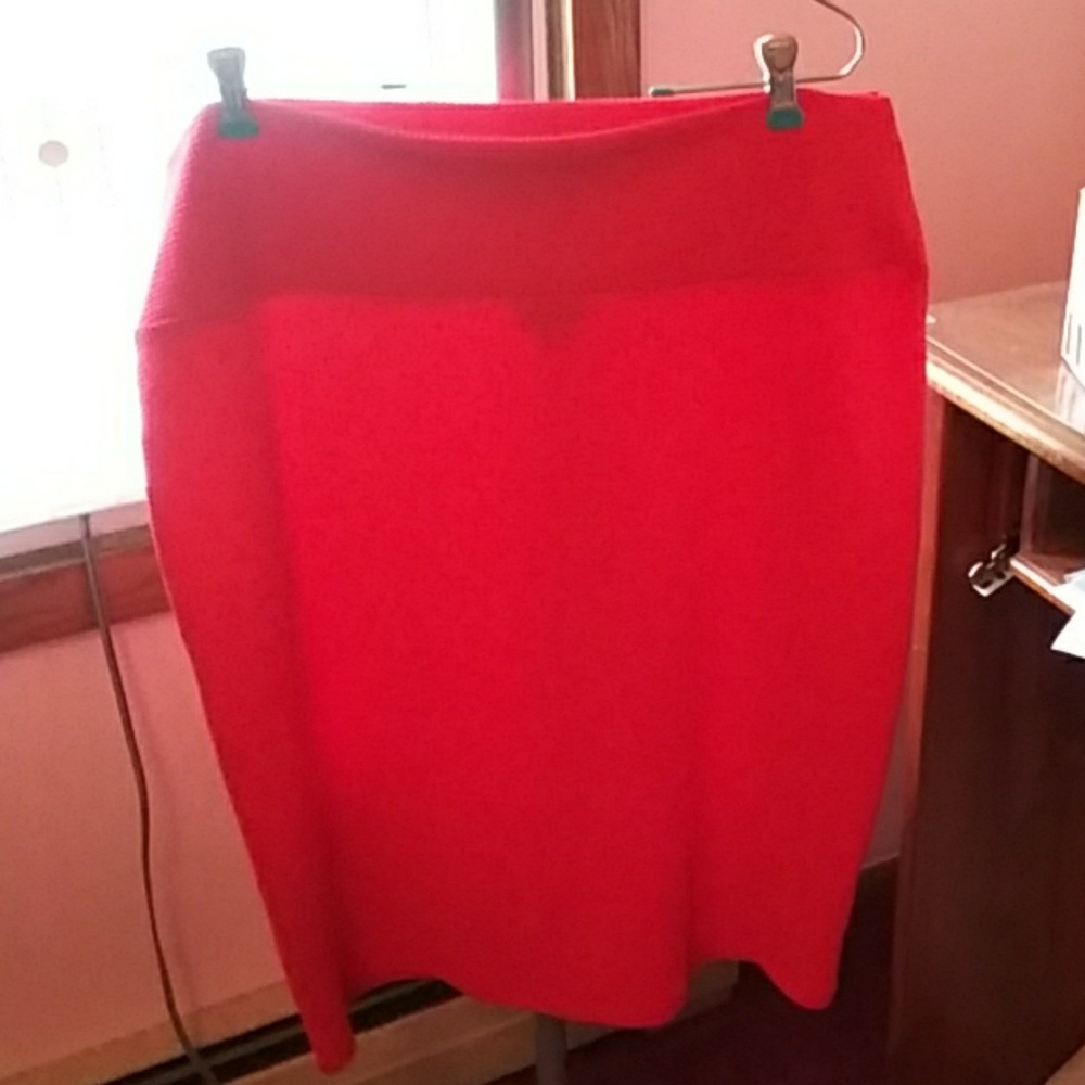Red LuLaRoe Cassie Skirt